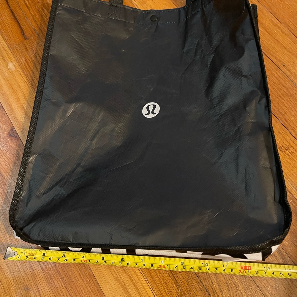 lululemon athletica Black and White Tote Bag - Picture 4 of 7